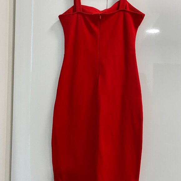 ✴️🏷️2/$12- Strap Red Dress with Wood Buttons - Size M - Picture 3 of 5